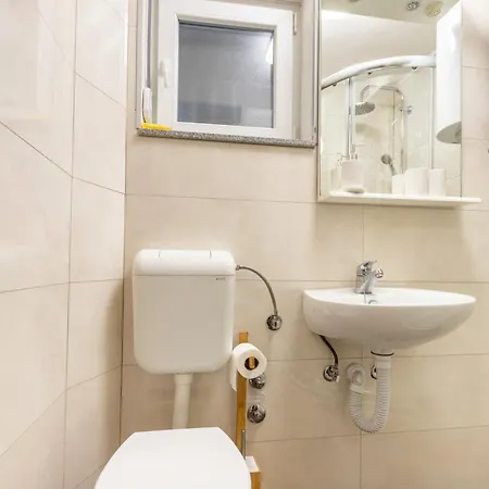 Lägenhet Cozy And - Ideal Explore Base Sarajevo