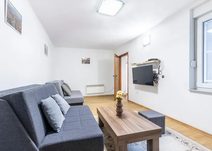 Lejlighed Cozy And - Ideal Explore Base